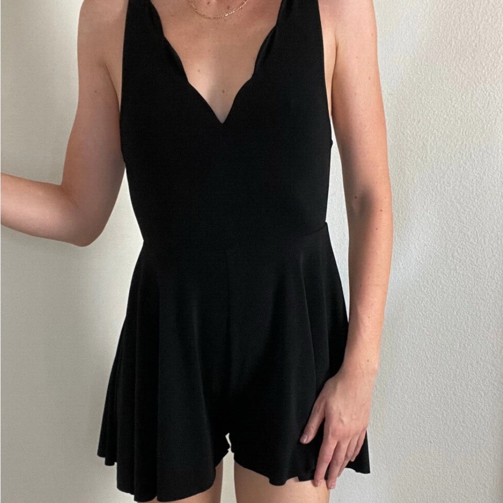 Kimchi Blue Black Sleeveless Romper flowy